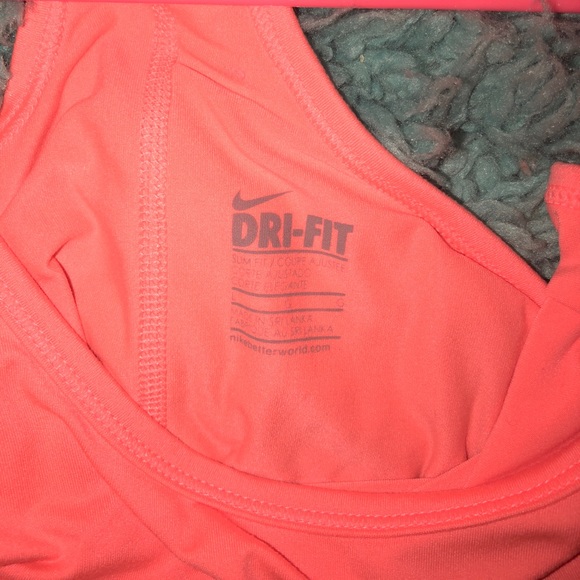 Coral Nike tank top - Picture 3 of 3